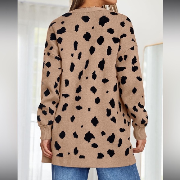 Long sleeved leopard print sweater.  size XL - Picture 3 of 11